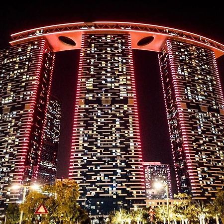 Cozy 1Br In Iconic Tower Appartement Abu Dhabi Buitenkant foto