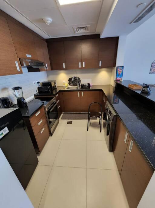 Cozy 1Br In Iconic Tower Appartement Abu Dhabi Buitenkant foto