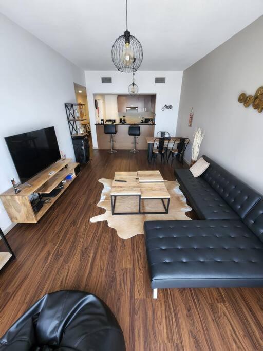 Cozy 1Br In Iconic Tower Appartement Abu Dhabi Buitenkant foto