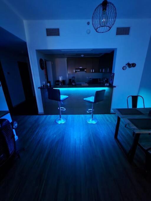 Cozy 1Br In Iconic Tower Appartement Abu Dhabi Buitenkant foto