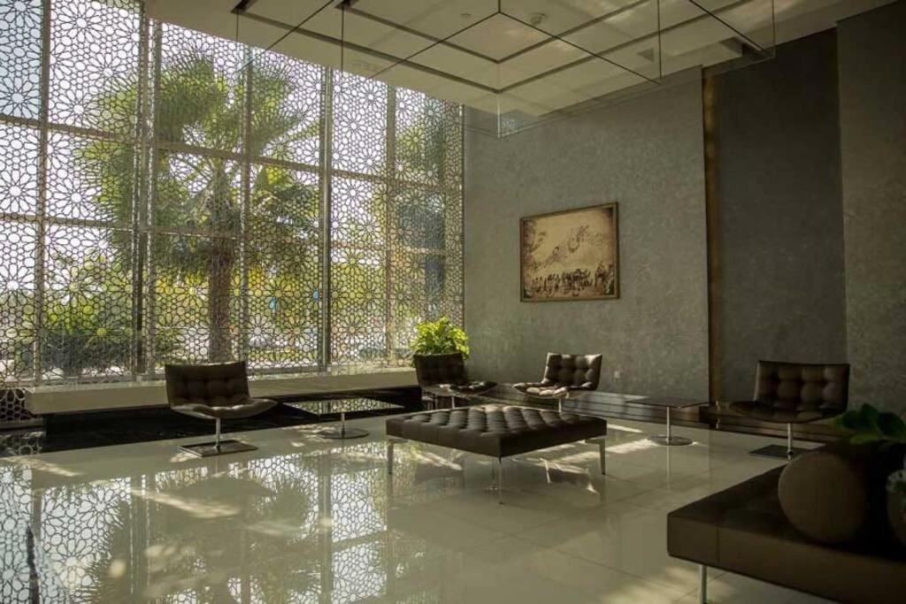 Cozy 1Br In Iconic Tower Appartement Abu Dhabi Buitenkant foto