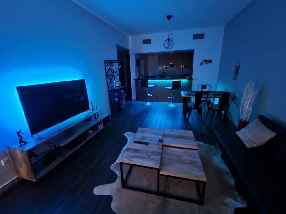 Cozy 1Br In Iconic Tower Appartement Abu Dhabi Buitenkant foto
