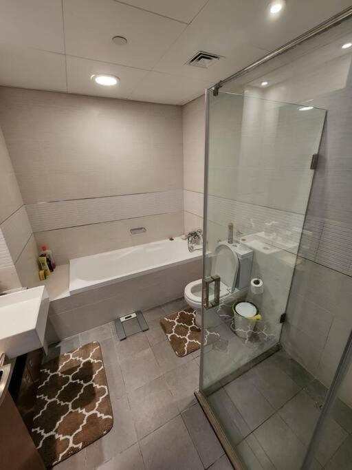Cozy 1Br In Iconic Tower Appartement Abu Dhabi Buitenkant foto