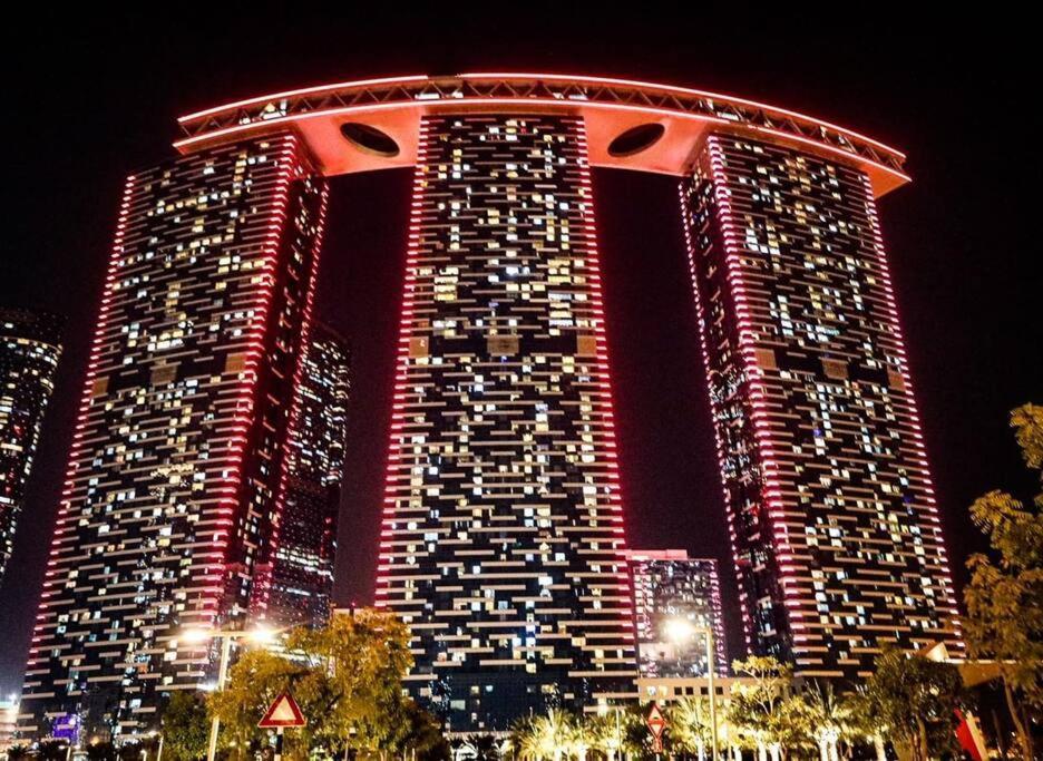 Cozy 1Br In Iconic Tower Appartement Abu Dhabi Buitenkant foto