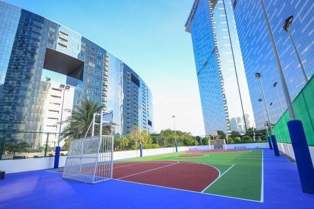 Cozy 1Br In Iconic Tower Appartement Abu Dhabi Buitenkant foto