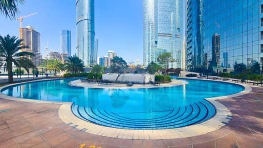 Cozy 1Br In Iconic Tower Appartement Abu Dhabi Buitenkant foto